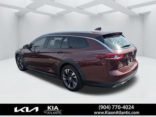 Rioja Red 2018 Buick Regal TourX Essence