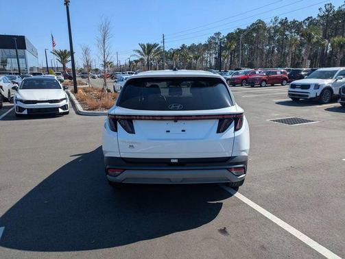 White Pearl 2025 Hyundai TUCSON SEL Convenience
