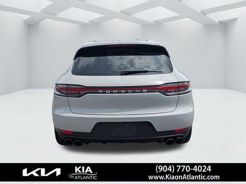 Volcano Grey Metallic 2020 Porsche Macan Base