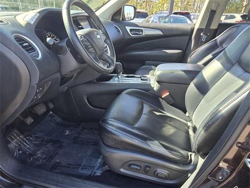 2020 Nissan Pathfinder SL