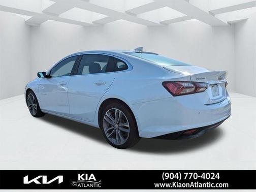 Summit White 2024 Chevrolet Malibu 2LT