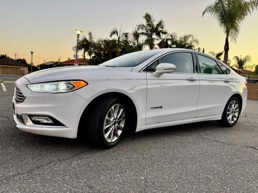 2017 Ford Fusion Hybrid SE