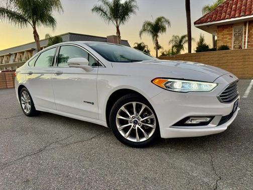 2017 Ford Fusion Hybrid SE
