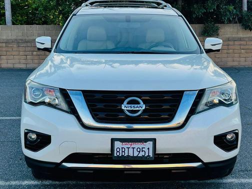 Pearl White 2018 Nissan Pathfinder Platinum