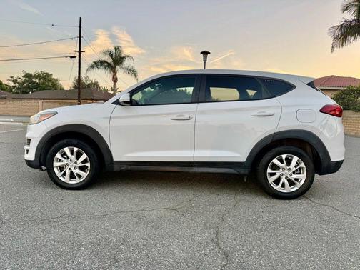 2020 Hyundai TUCSON SE