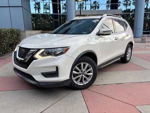 2020 Nissan Rogue SV
