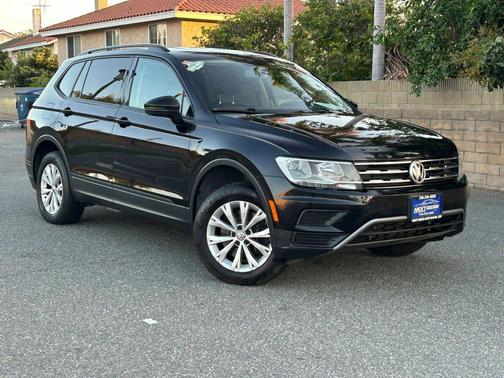 Deep Black Pearl 2020 Volkswagen Tiguan 2.0T S