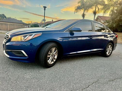 2017 Hyundai SONATA SE