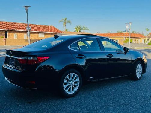 2015 Lexus ES 300h Base