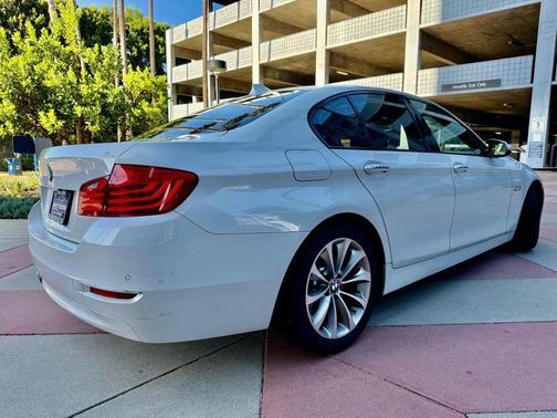 2015 BMW 528 528i Sedan 4D