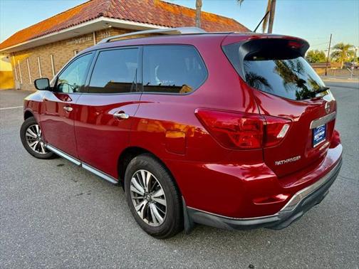 2017 Nissan Pathfinder S