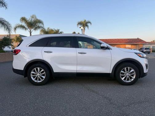 2018 Kia Sorento LX