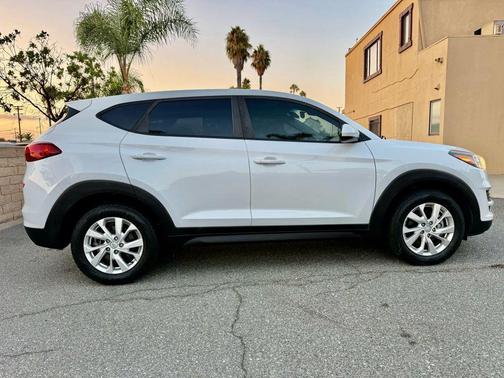 2019 Hyundai TUCSON SE