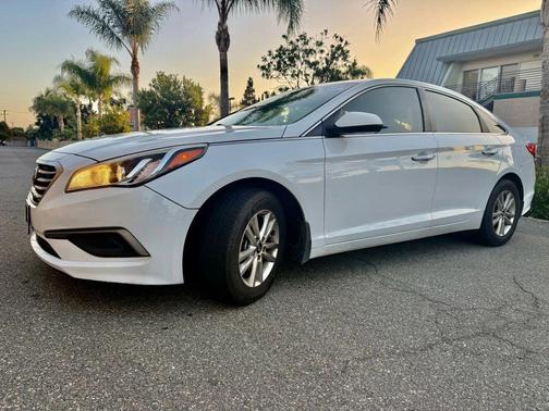 2016 Hyundai SONATA SE