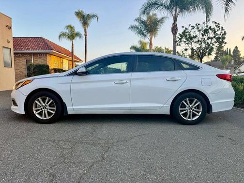 2016 Hyundai SONATA SE