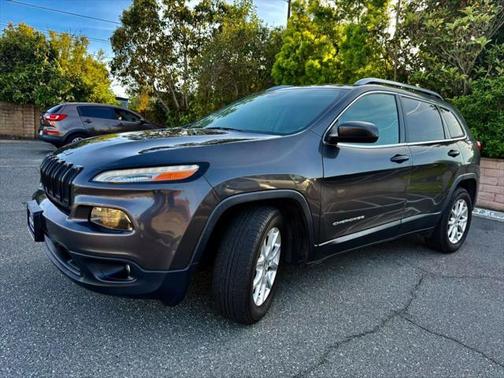 2016 Jeep Cherokee Sport