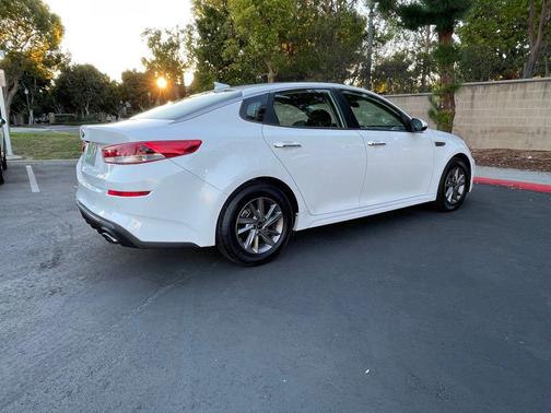 2020 Kia Optima LX