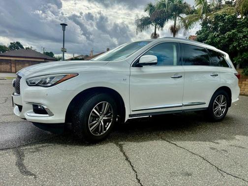 2017 INFINITI QX60 Base