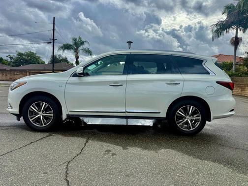2017 INFINITI QX60 Base