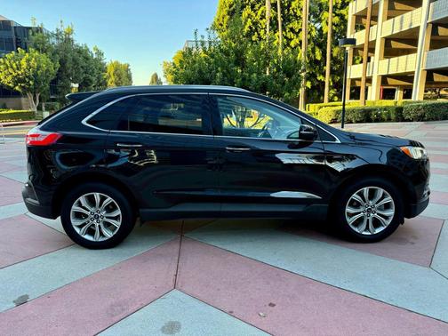 2019 Ford Edge Titanium
