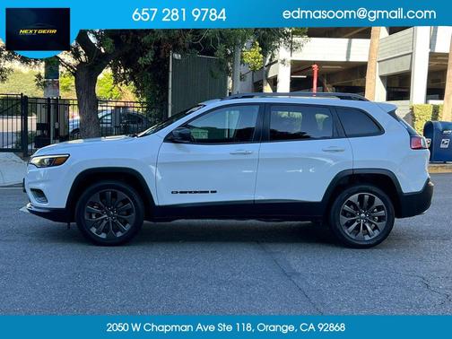 Bright White Clearcoat 2021 Jeep Cherokee 80th Anniversary FWD