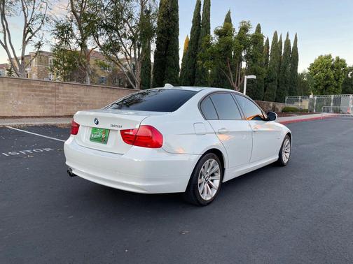 2011 BMW 328 328i Sedan 4D