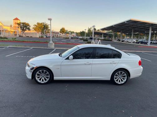 2011 BMW 328 328i Sedan 4D
