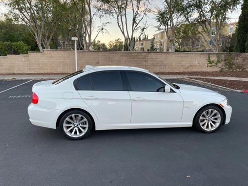 2011 BMW 328 328i Sedan 4D