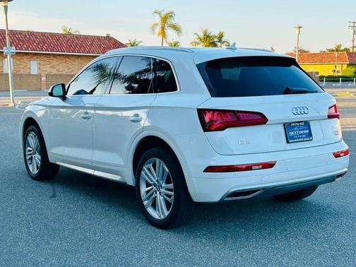 Ibis White 2018 Audi Q5 2.0T Tech Premium
