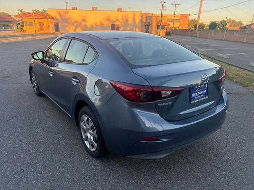 2015 Mazda Mazda3 i Sport
