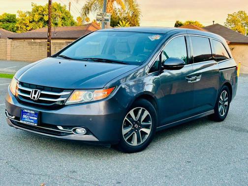 Modern Steel Metallic 2016 Honda Odyssey Touring Elite