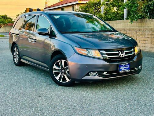 Modern Steel Metallic 2016 Honda Odyssey Touring Elite