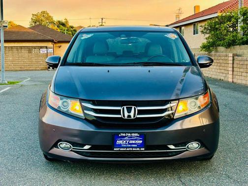 Modern Steel Metallic 2016 Honda Odyssey Touring Elite