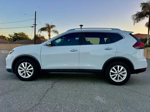 2020 Nissan Rogue SV