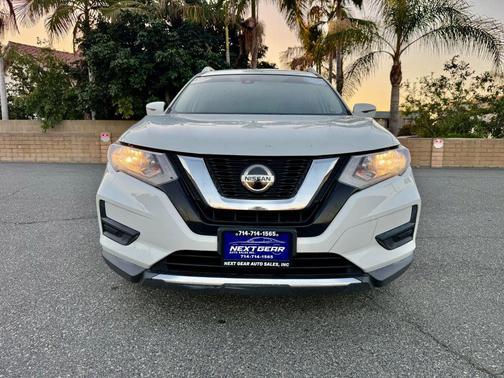 2020 Nissan Rogue SV