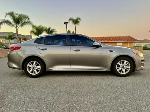 2017 Kia Optima LX