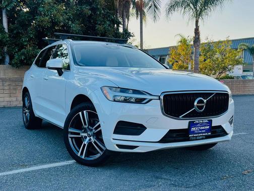 Onyx Black Metallic 2018 Volvo XC60 T5 Momentum
