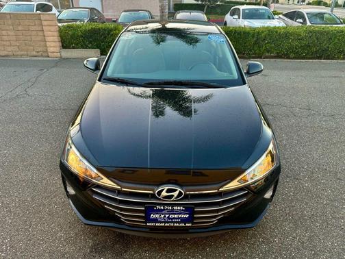 2019 Hyundai ELANTRA SE