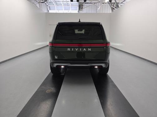 2023 Rivian R1S Adventure Package