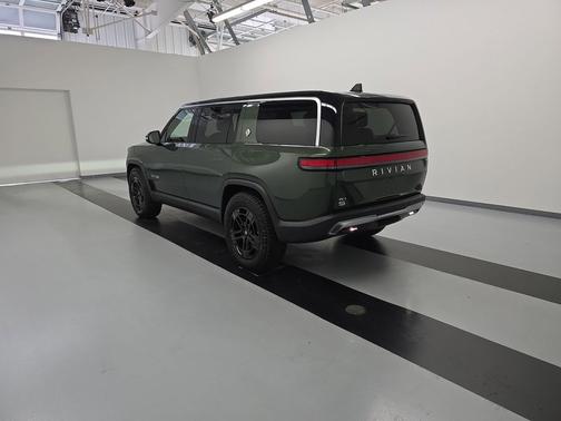 2023 Rivian R1S Adventure Package
