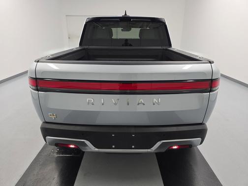 2023 Rivian R1T Adventure Quad Motor Large Pack