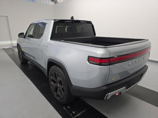 2023 Rivian R1T Adventure Quad Motor Large Pack