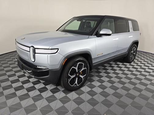 2023 Rivian R1S Adventure Package