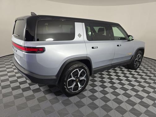 2023 Rivian R1S Adventure Package