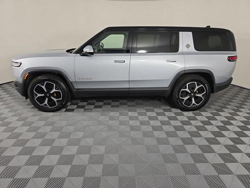2023 Rivian R1S Adventure Package