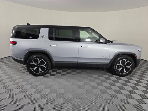 2023 Rivian R1S Adventure Package