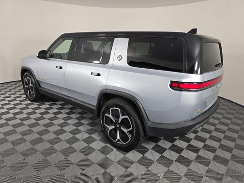 2023 Rivian R1S Adventure Package