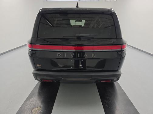 2025 Rivian R1S Ascend Tri Motor Max Pack