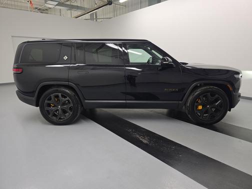 2025 Rivian R1S Ascend Tri Motor Max Pack