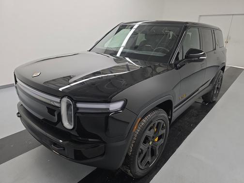 2025 Rivian R1S Ascend Tri Motor Max Pack